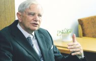 Zbigniew Radwański, przewodniczący Komisji Kodyfikacyjnej Prawa Cywilnego przy Ministrze Sprawiedliwości Fot. Wojciech Górski (Rozmiar: 39277 bajtów)
